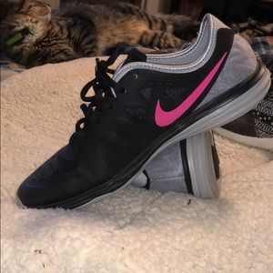 Nike Dual Fusion shoes